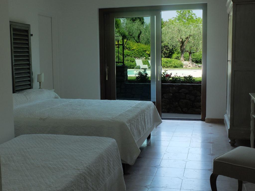 Bed and Breakfast Garda & Golf Caprino Veronese Zimmer foto