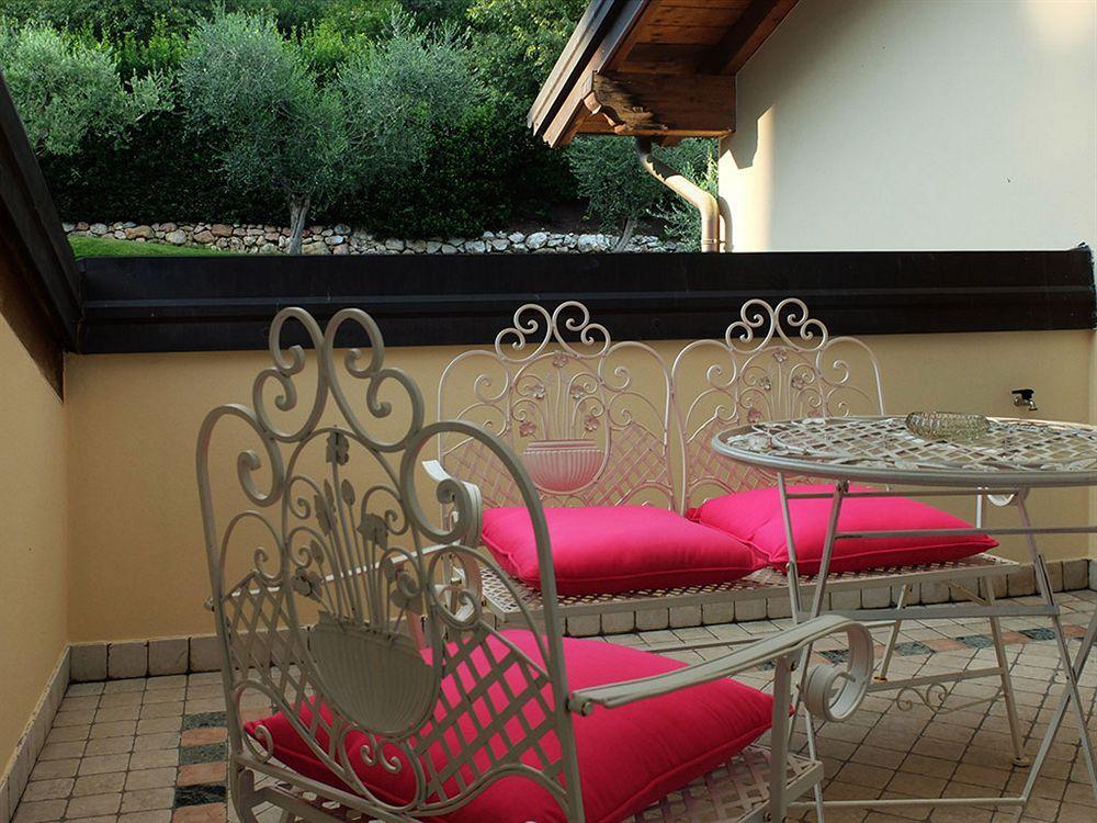Bed and Breakfast Garda & Golf Caprino Veronese Exterior foto
